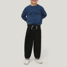 Fashionable and warm boys' sports trousers