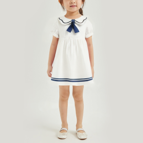 Cute and sweet white short-sleeved girls dress